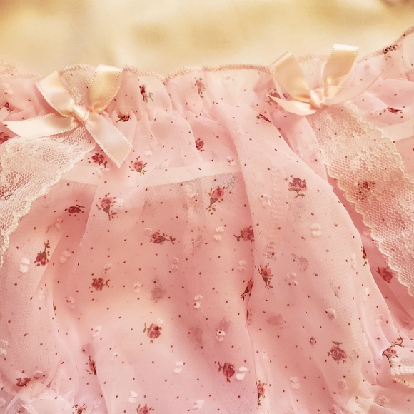 Pink rose floral two piece lingerie set - Picture 3 of 3